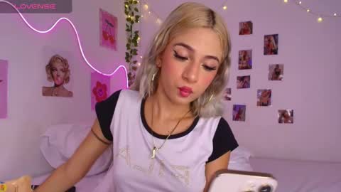 cinniaa online show from May 28, 1:25 am