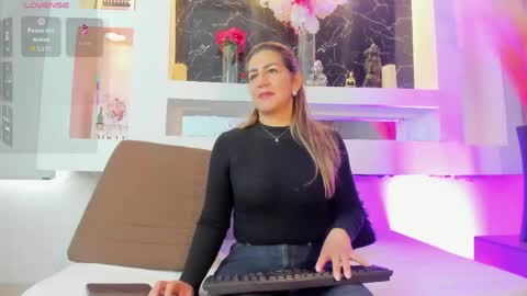 Cinthya  online show from April 21, 12:12 pm