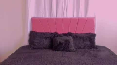 CintiaCollins  online show from December 15, 1:40 pm