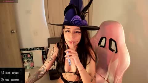 Paulina online show from October 31, 10:10 pm