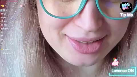 citrusblissss online show from April 22, 2:52 am