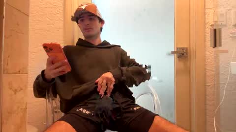 ckeefer96 online show from April 7, 7:38 pm