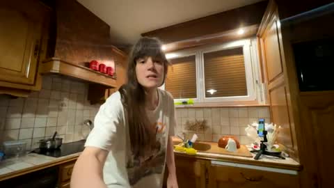 Claire Moulin online show from April 20, 8:12 pm