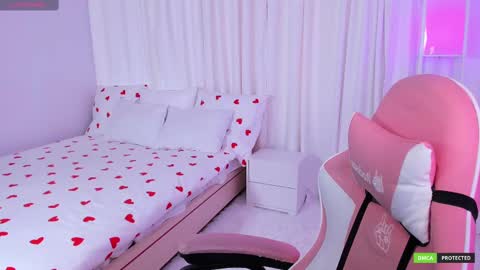 Claire Faers online show from March 8, 9:28 am