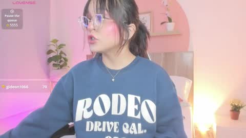 C L A R A online show from May 23, 3:46 am