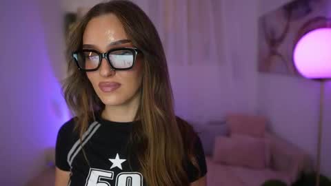 Clara smile online show from December 5, 7:33 pm