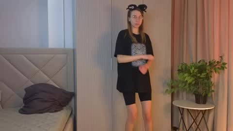 Sara online show from May 27, 7:49 am