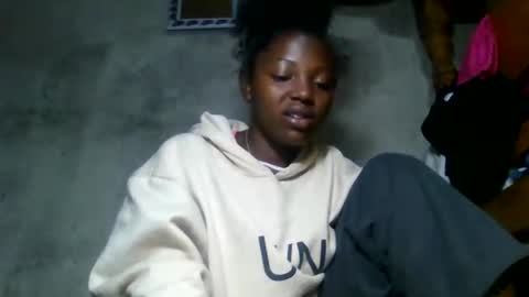 clarisse98 online show from April 17, 9:11 am