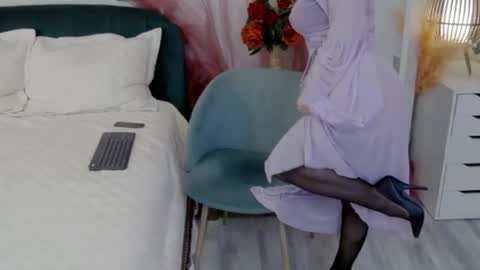 Classy Tinna online show from December 16, 6:53 am