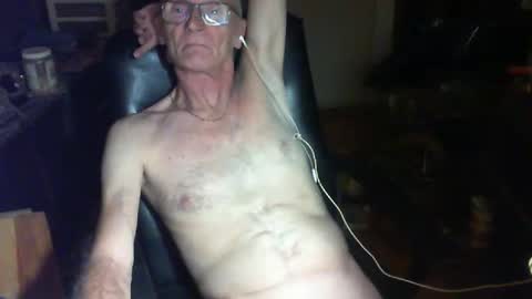 claudeg2525 online show from October 4, 1:58 am