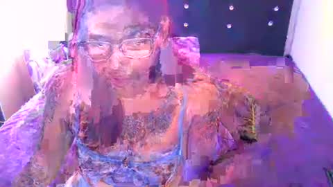 claudine valencia online show from May 17, 9:07 am