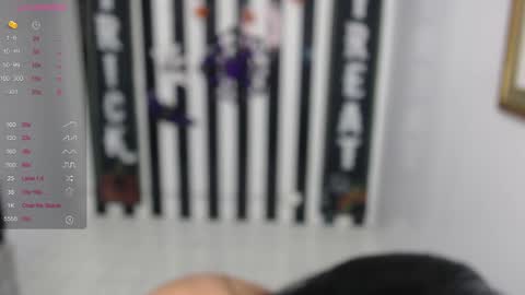 Clementine online show from October 30, 3:01 pm