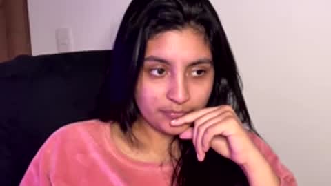 cloe small online show from March 12, 5:55 am