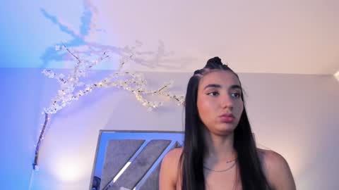 CLOE  online show from October 11, 3:44 am