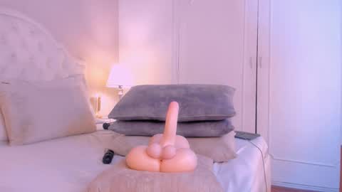 Cloe Connely  online show from January 19, 12:20 am