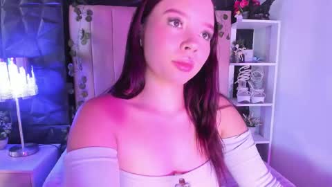 cloey_bentley online show from March 17, 1:38 pm