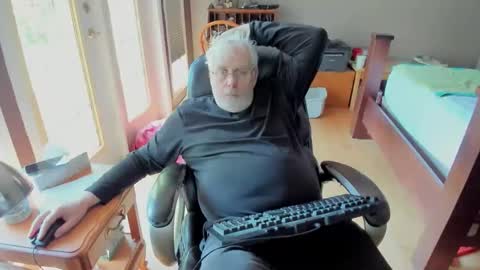 cloudalert62 online show from April 22, 6:59 pm