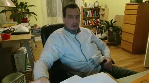 Snapshot of clouplefun chatting on January 4, 4:44 am clouplefun online show from January 4, 4:44 am