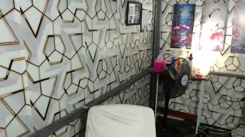 Snapshot of clyde_twinkx chatting on September 28, 12:36 pm clyde_twinkx online show from September 28, 12:36 pm