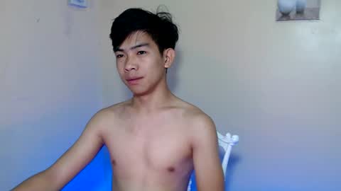 clyde_twinkx online show from June 19, 5:24 am