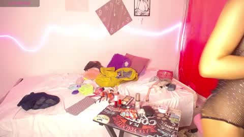 coffe_eyes online show from September 21, 6:28 am