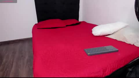 college_muscle_ass online show from February 24, 2:20 pm