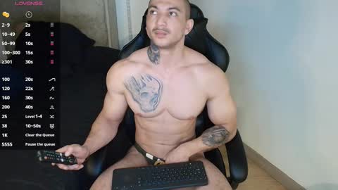 colombianmuscle8 online show from March 20, 3:11 am