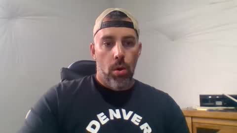 Just me online show from April 23, 3:13 pm