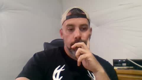 Just me online show from April 28, 3:27 pm