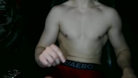 colossaltitann online show from September 19, 4:16 am