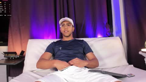 colstorw_ online show from November 24, 11:31 am