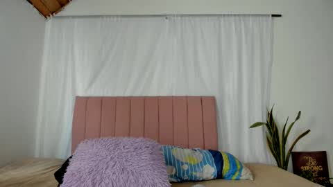 conyabril online show from April 21, 2:13 pm