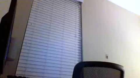 cooldude122222 online show from March 2, 6:37 am