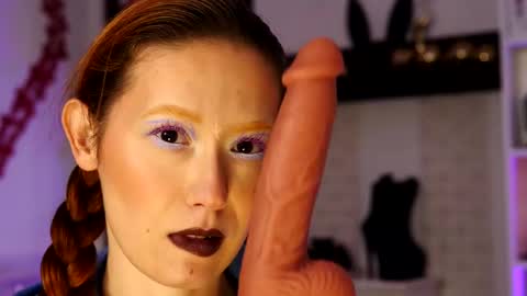 Ginger The Cringer online show from October 5, 1:30 pm