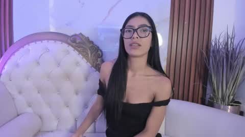 Coralie Bronson online show from November 11, 8:33 pm