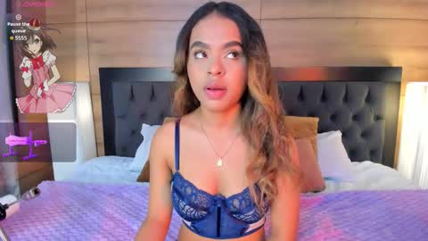 coralineross_ online show from February 17, 1:54 pm