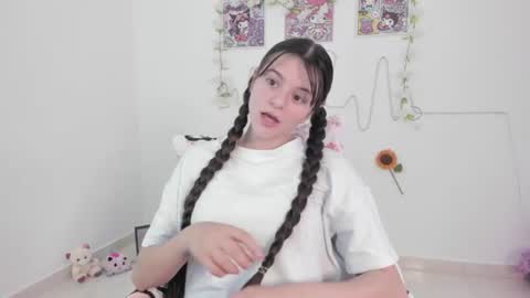 Coraline uwu     Bienvenidos al dulce mundo de Coraline    Hola amores soy Coraline  Una chica  tierna juguetona online show from July 14, 10:15 pm