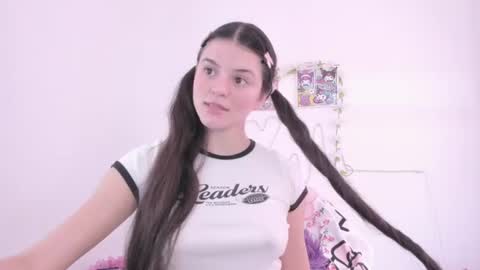 Coraline uwu     Bienvenidos al dulce mundo de Coraline    Hola amores soy Coraline  Una chica  tierna juguetona online show from June 28, 12:23 pm
