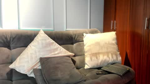 DaveMonsalve online show from November 27, 5:37 am