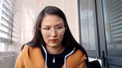 Sara  online show from January 13, 7:49 am