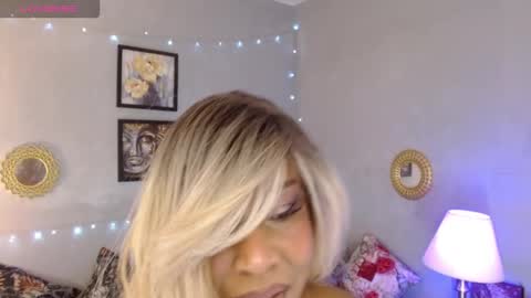 Snapshot of corinndupont chatting on September 29, 9:03 pm CORINNDUPONT online show from September 29, 9:03 pm