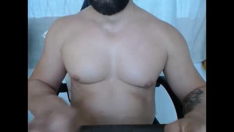 corolaxxl online show from December 16, 2:41 am