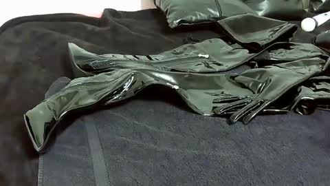 Snapshot of corsetnboots chatting on December 9, 9:06 am corsetnboots online show from December 9, 9:06 am