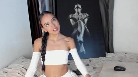 couple_funnyy online show from May 16, 1:57 am