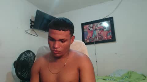 couple_hot0240129 online show from November 21, 3:10 pm