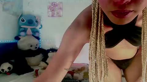 Snapshot of couple_sweet1016 chatting on September 21, 4:27 am ALEXA KIM online show from September 21, 4:27 am