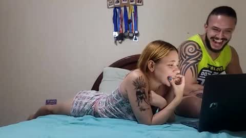 couplehot1515 online show from March 5, 2:14 am