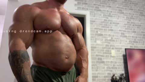 couplemuscle40 online show from March 17, 2:16 am