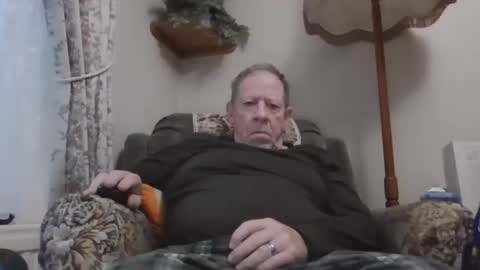 courieral1 online show from November 18, 7:33 am