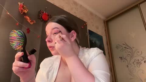 Elise online show from November 15, 5:20 am